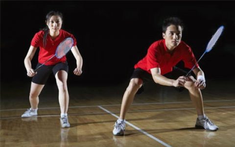 羽毛球“回中”手段详解